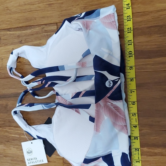 SENITA Strappy Sports Bra - Picture 6 of 6